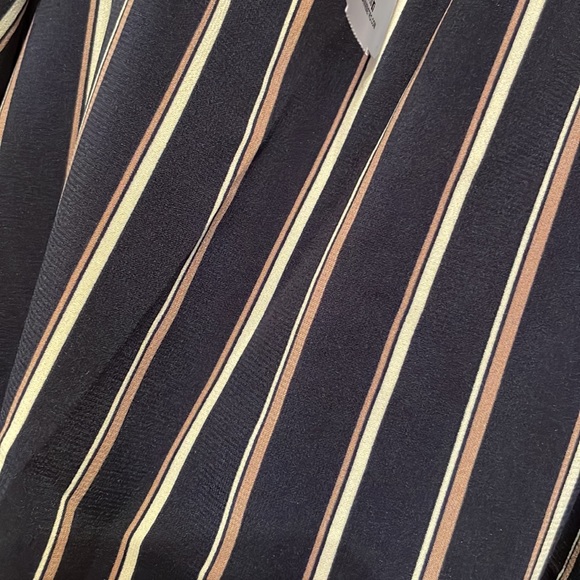 Super fun, off the shoulder blouse. NWT - Picture 4 of 4